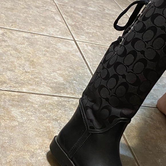 Black coach tristee rain boots (flaws shown ) - Picture 4 of 5
